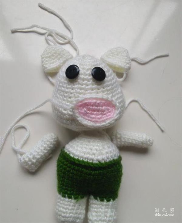 How to crochet piggy pendant