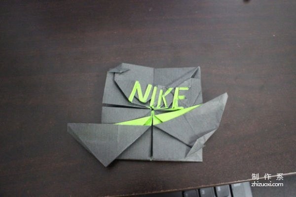 A very creative graphic tutorial on origami Nike logo