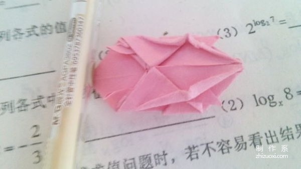 DIY tutorial for making cute hamster-shaped origami illustrations