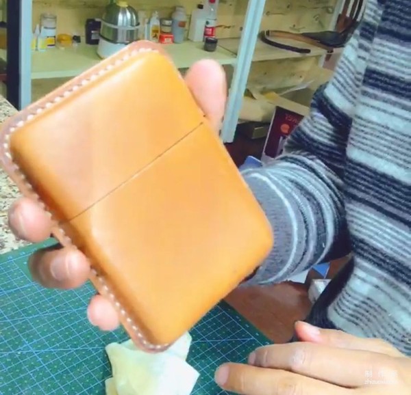 Using Acrylic Molds to Make Leather Cigarette Cases