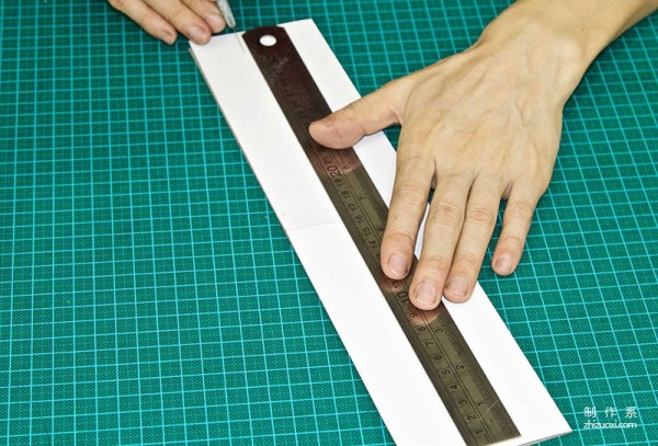 Basic production of paper patterns for handmade leather goods