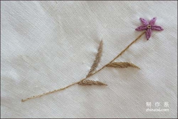 Illustrated tutorial on hand embroidery method of small daisy