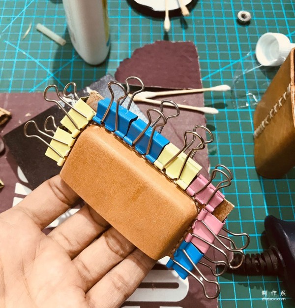 Using Acrylic Molds to Make Leather Cigarette Cases