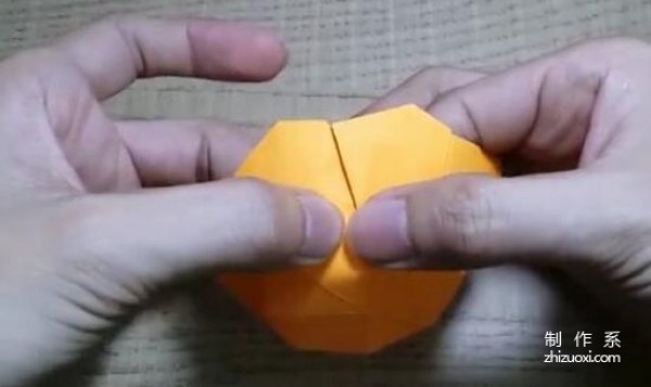 How to fold a yellow oil paper umbrella - Illustrated origami tutorial