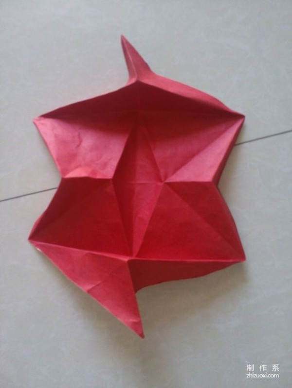 Real-life illustrated tutorial on how to make fox origami