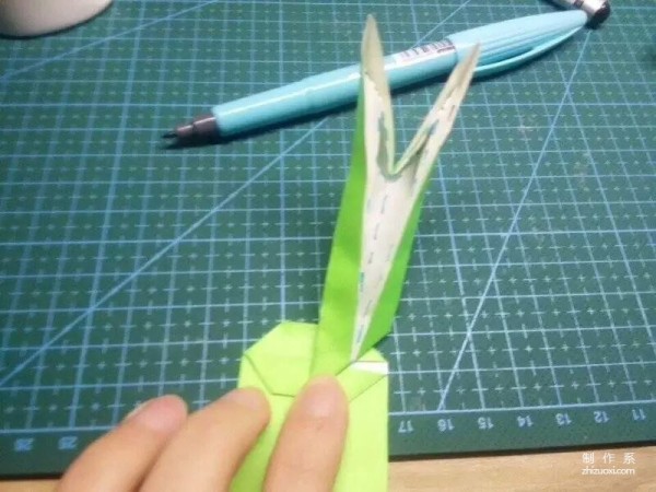 Origami sapling, a budding handmade origami making method