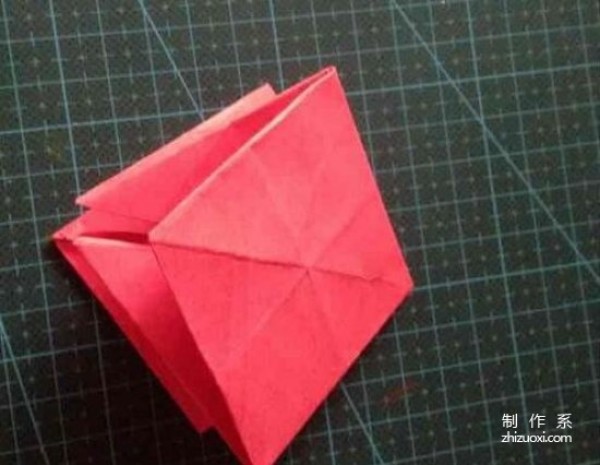 Illustrated tutorial on the origami method of folding paper into shining stars