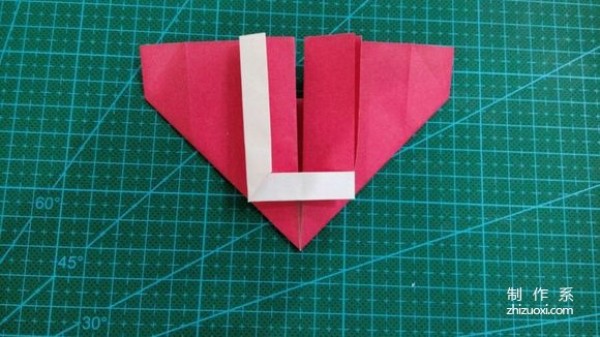 Illustrated tutorial on how to fold a confession love origami letters LOVE