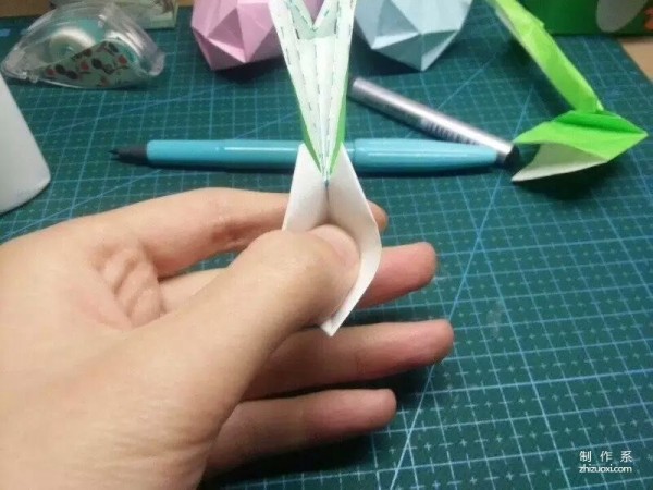 Origami sapling, a budding handmade origami making method