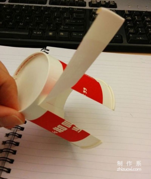 Step-by-step method for DIY making colorful childlike windmills from disposable paper cups