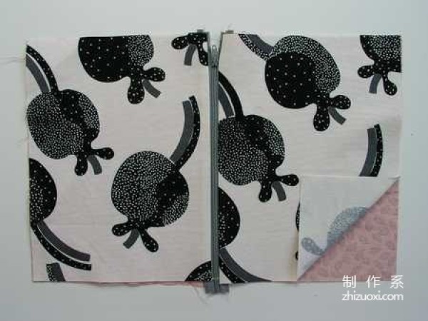 Handmade fabric art teaches you how to make a simple and practical zipper bag from scrap cloth