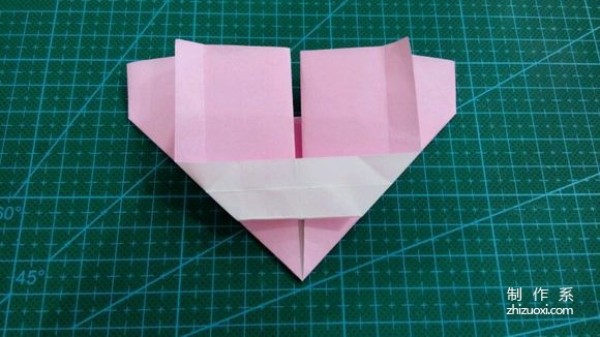 Illustrated tutorial on how to fold a confession love origami letters LOVE