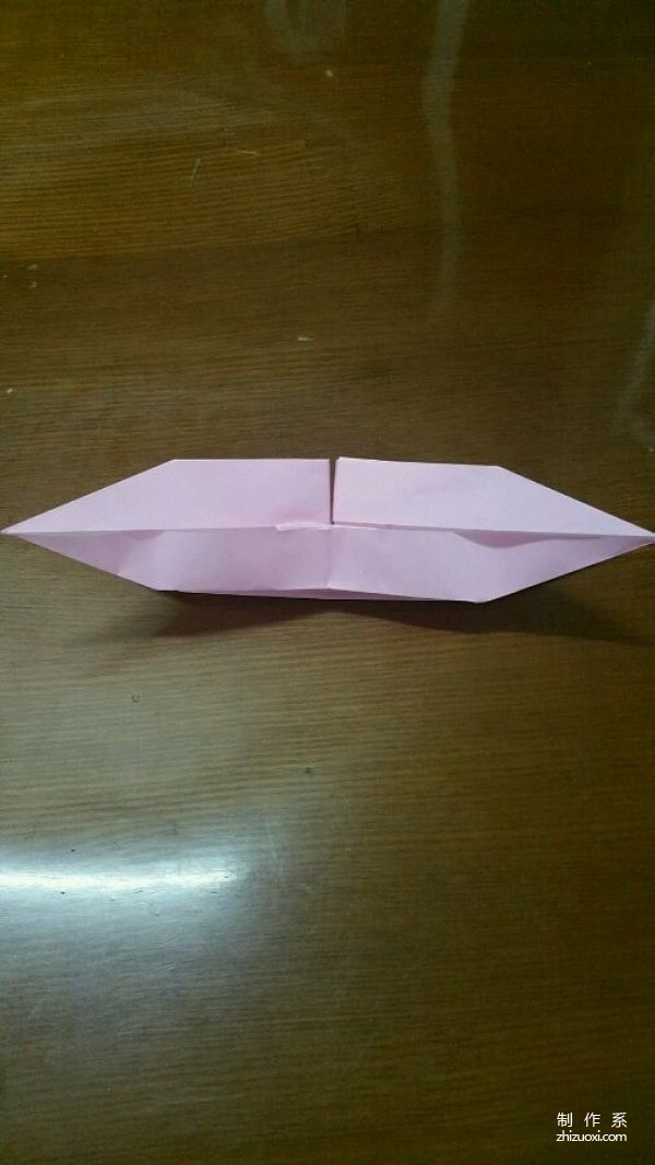 How to fold a sailboat. Illustrated tutorial on how to make origami sailboat.