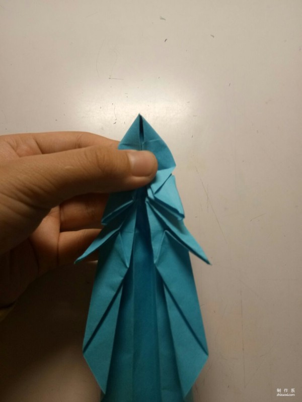 Origami goldfish, how to make a beautiful little fish by hand.