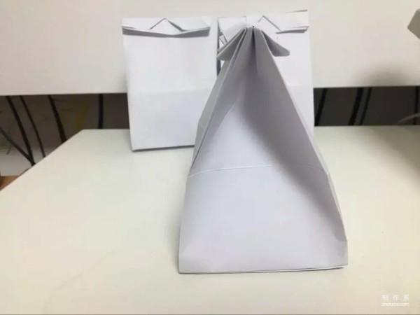 Simple and beautiful hand-made origami method for gift bag with bow